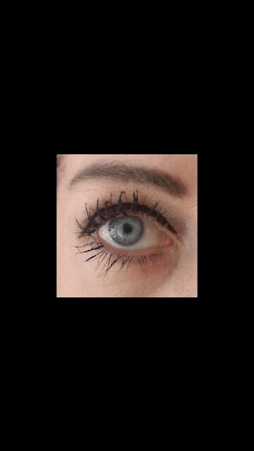 Does Babe Lash Serum Make Your Eyelashes Curl in?