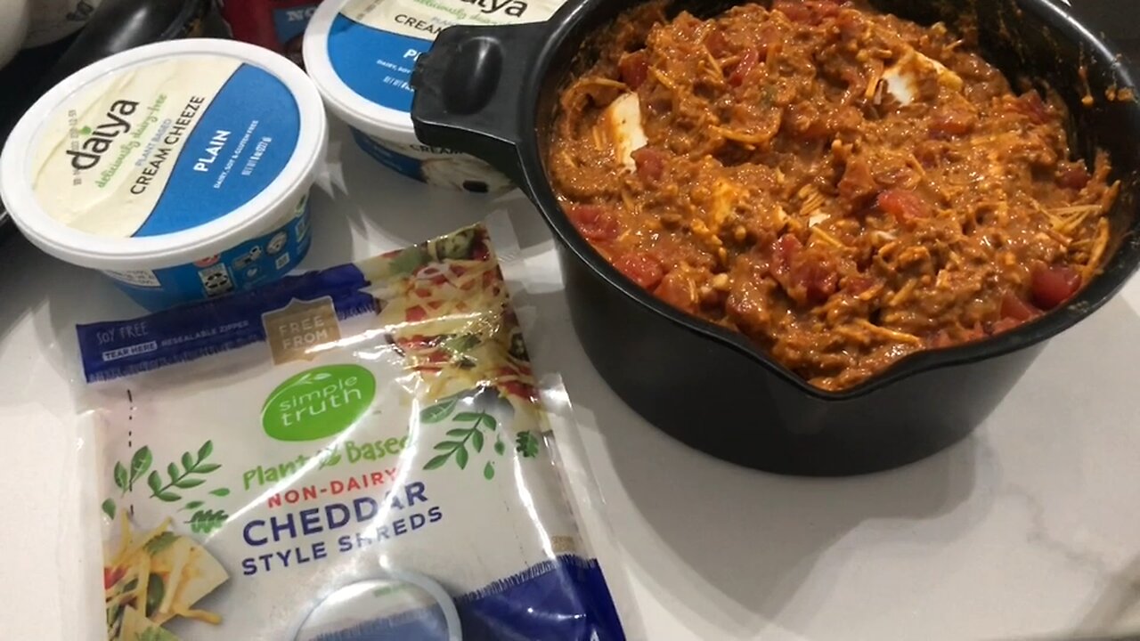 Lori’s Quick and Easy No Bean Chili Dip