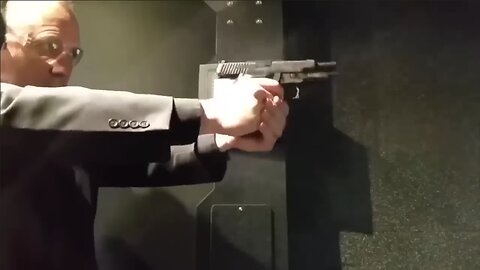 IRS Buys 40 Cal Submachine Guns - Federal Agencies Are Militarizing To Prepare For Gun Confiscation