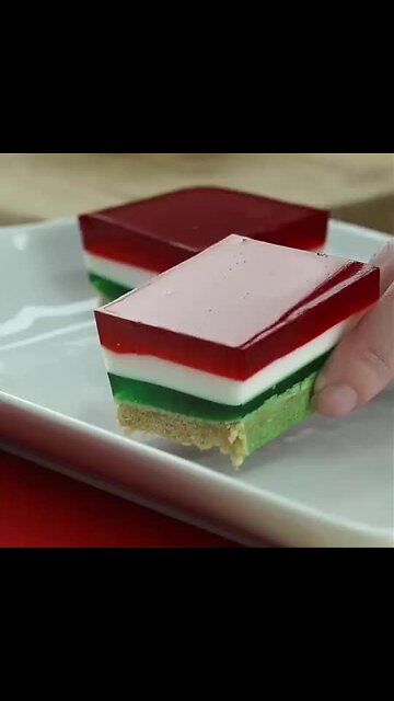 Mini Tricolor Gelatin Pie Cubes