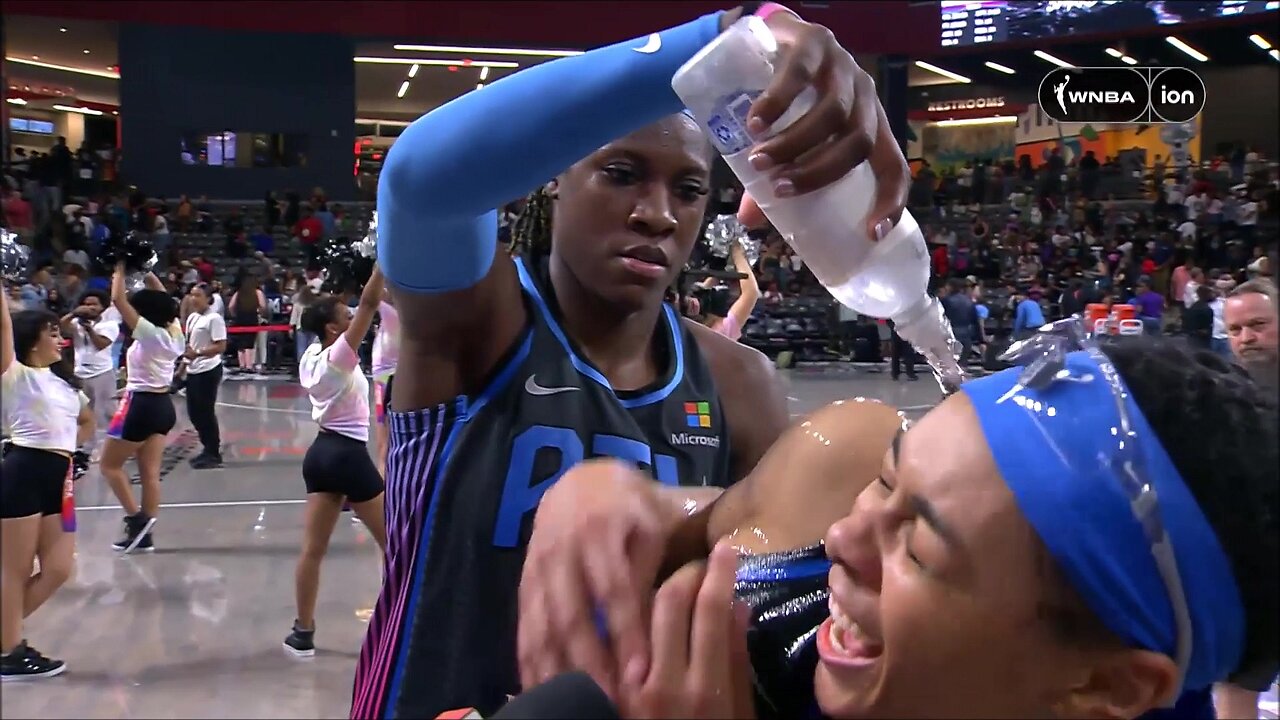 🤣 Rhyne Howard DUMPS Ice Cold Water All Over Teammate Allisha Gray During Post Game Interview