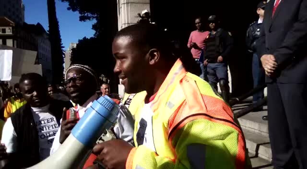 Marikana residents protest outside WCape Provincial Legislature as Winde announces new cabinet (5N9)