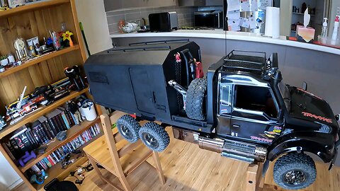 buildimg custom cab for traxxas hauler