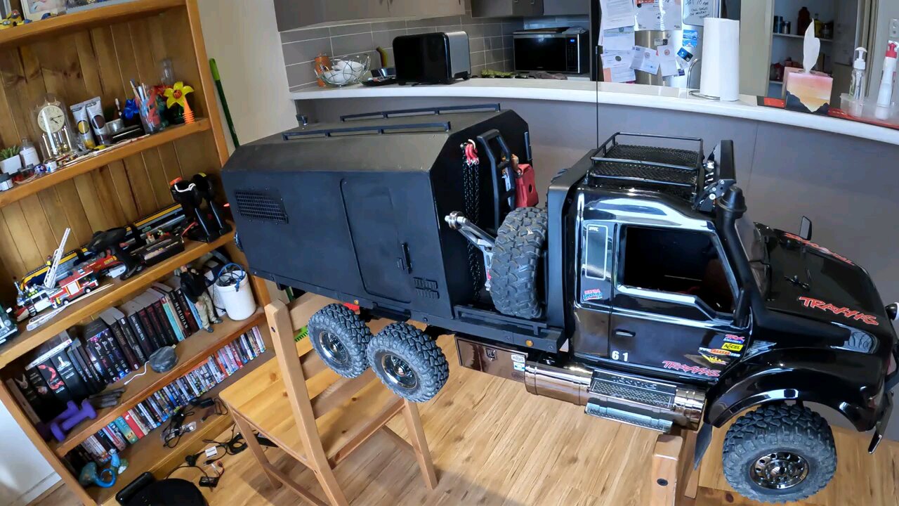 buildimg custom cab for traxxas hauler