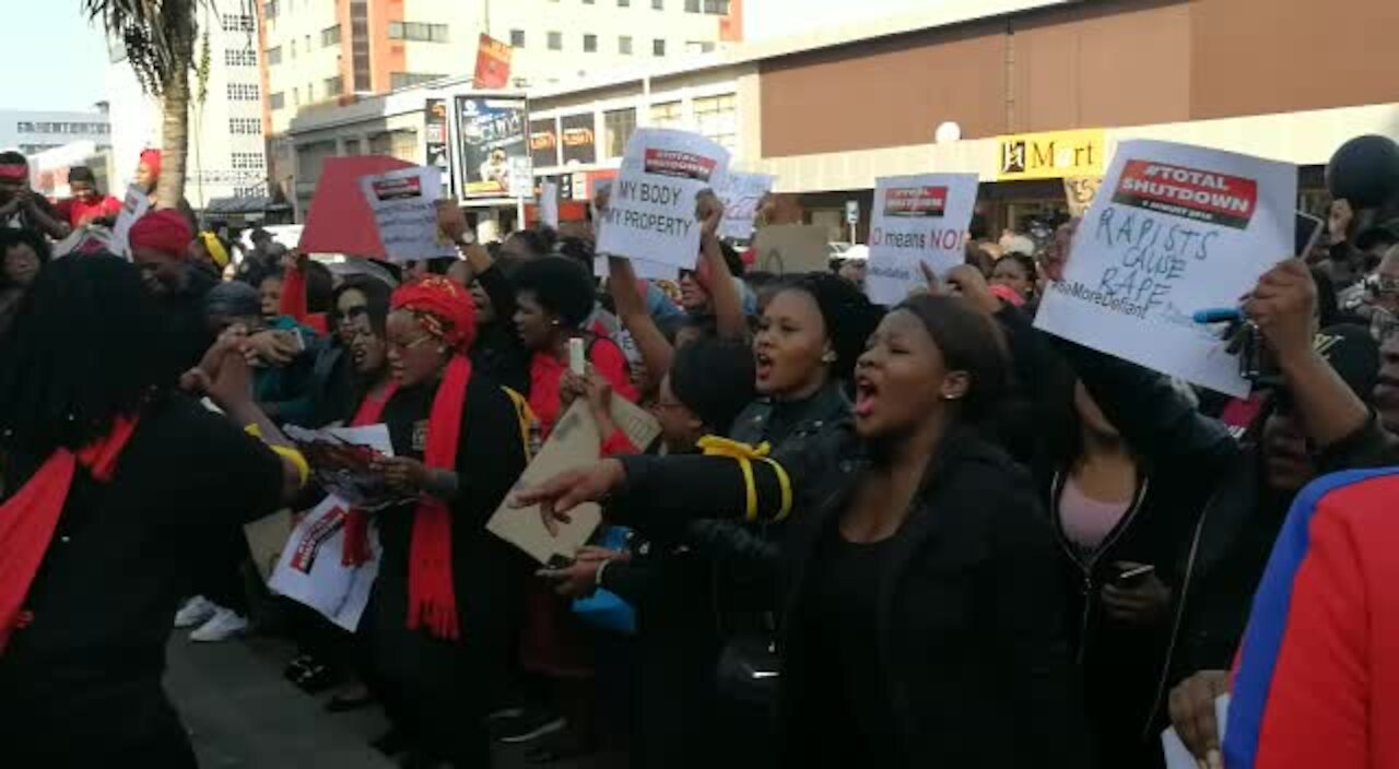 Buffalo City mayor's bodyguard leaves Total Shutdown activists furious (8cN)
