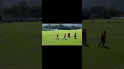 Gabigol debocha de repórteres no treino "Bom dia , corneteiros*