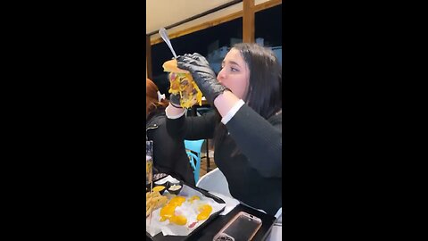 Biggest burger 😱😱😱😱
