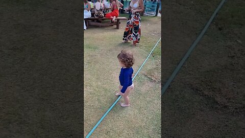 Bella Amarela Dançado na Praia #beach #praia #viral #staleiro79 #aracaju
