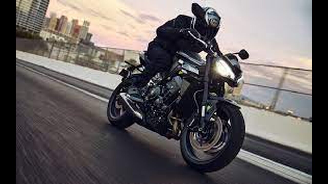 360 kmh on the Highway, Police chases & Stunts