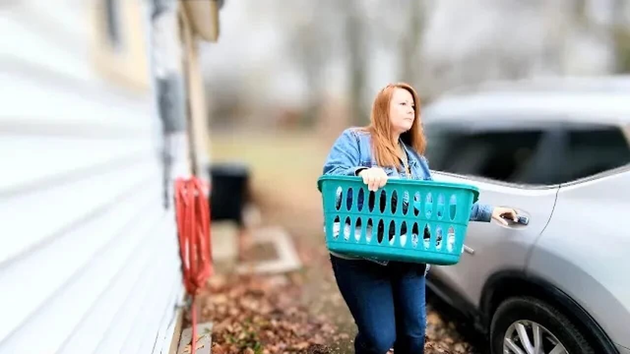 Laundry Day, Dollar General Prepping Haul and a Christmas parade | Silent Vlog