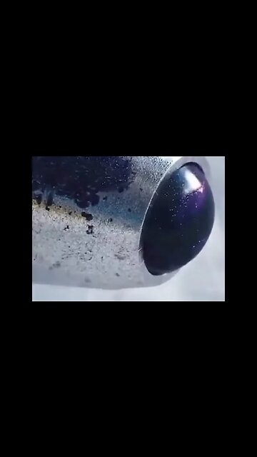 Шариковая ручка под микроскопом