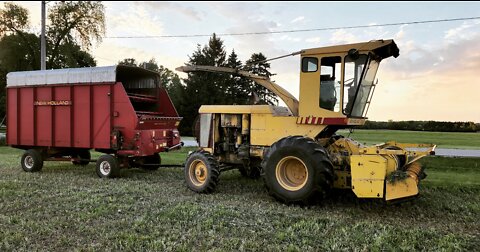 New Holland 1900 first cutting '22