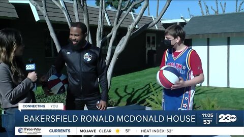 Speedy Artis from the Harlem Globetrotters visits the Bakersfield Ronald McDonald House