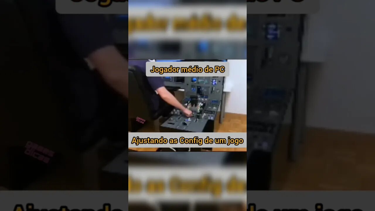 JOGADOR MÉDIO DE PC AJUSTANDO AS CONFIG DE UM JOGO #youtubegaming #memegaming #short #gaming #gamer