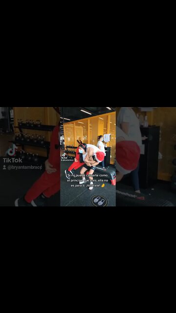 Si No Puede Cargarte Como el Príncipe que Eres, Ella No es para Ti ☝️