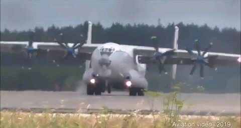 Landing of an Antonov An-22 "Antei" (NATO code "Cock"), currently the largest turboprop aircraft