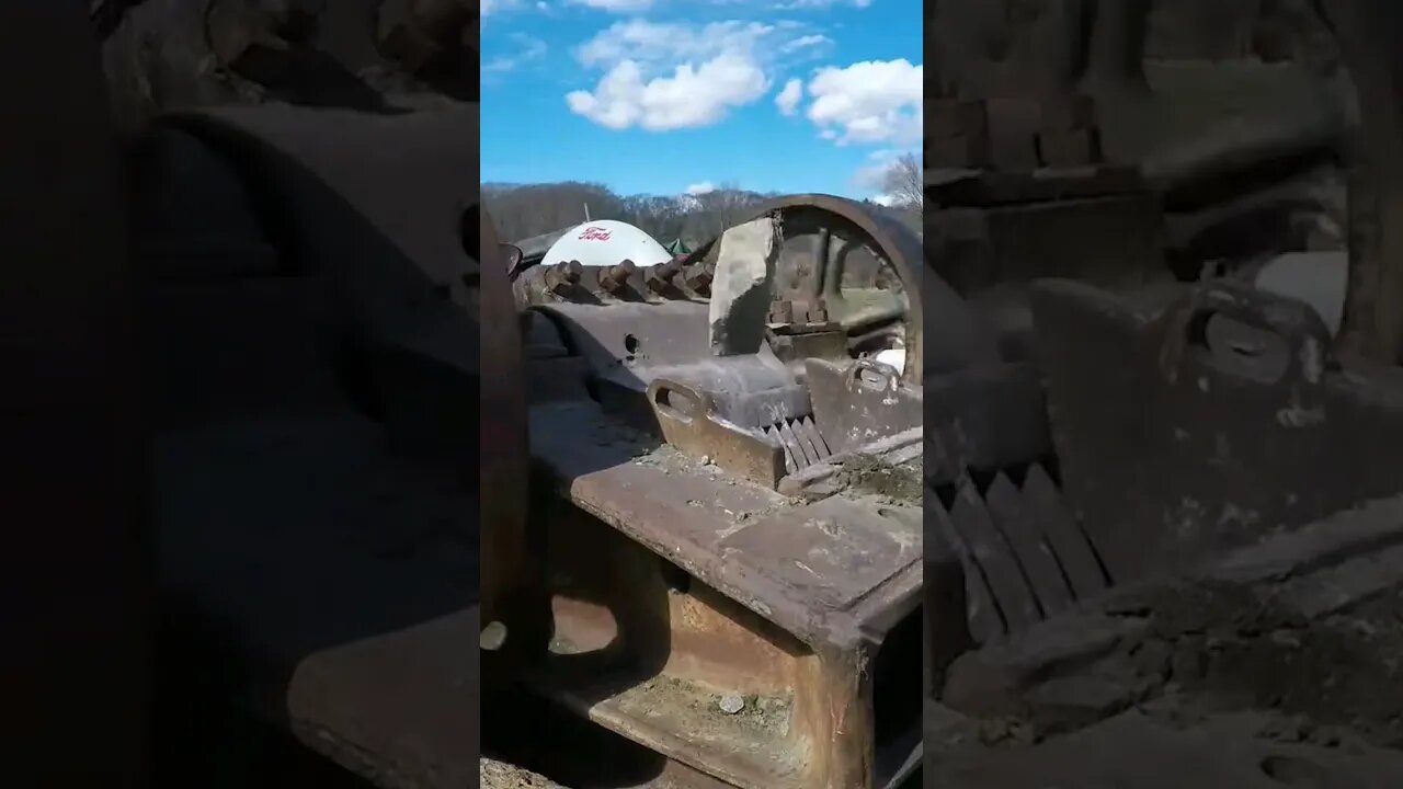 FORD 8n Crushing Stones in a Jaw Crusher