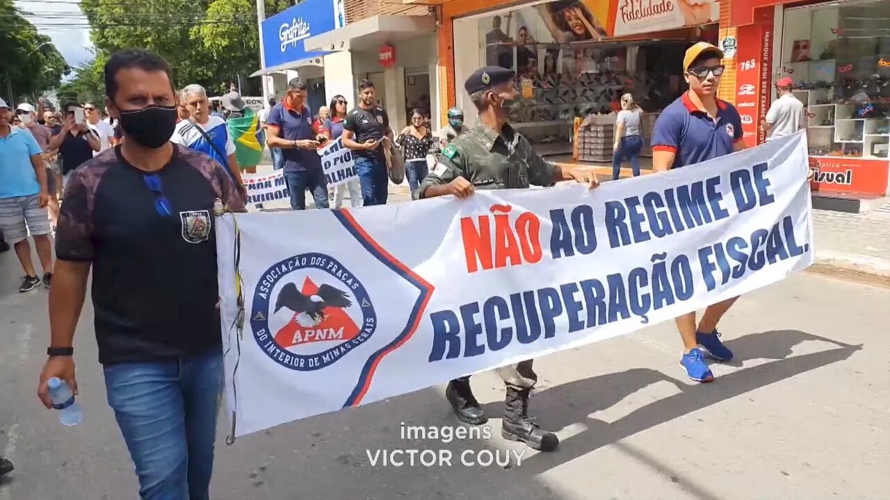 Teófilo Otoni: concentração na praça Tiradentes e interdição de um trecho da BR-116