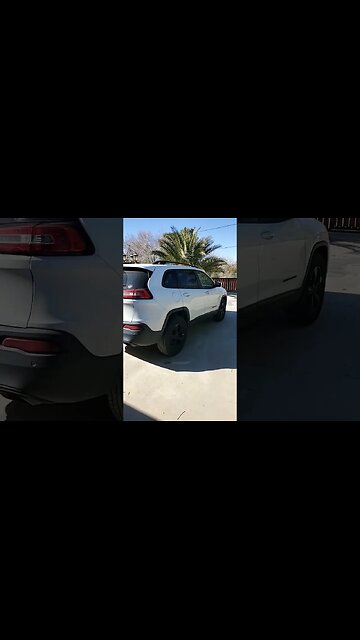 Changing out the rear end fluid on a KL Jeep Cherokee #short #shorts #shortvideo #shortsvideo