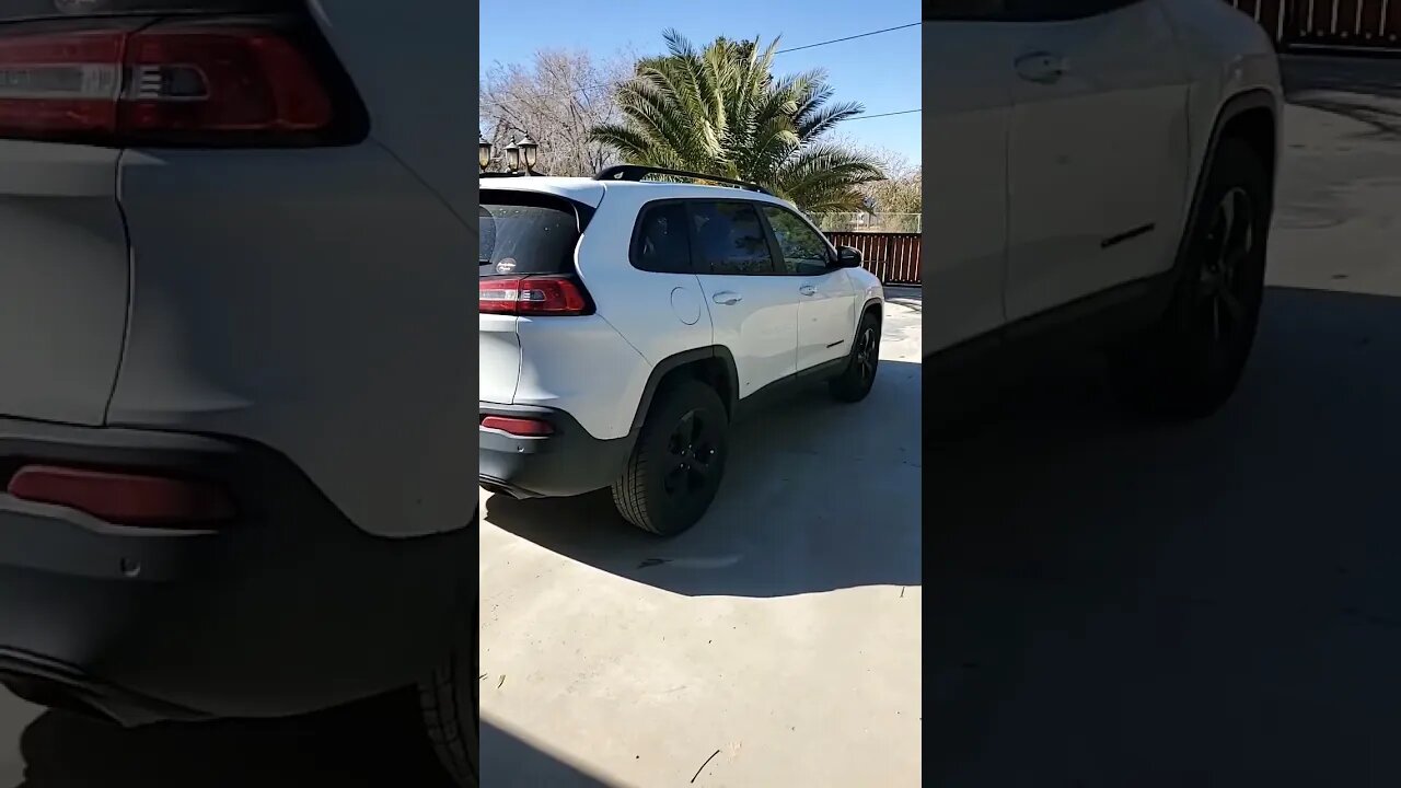 Changing out the rear end fluid on a KL Jeep Cherokee #short #shorts #shortvideo #shortsvideo