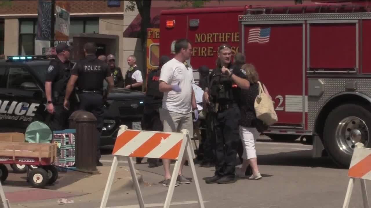 6 dead, 30 wounded in shooting at Chicago-area July 4 parade