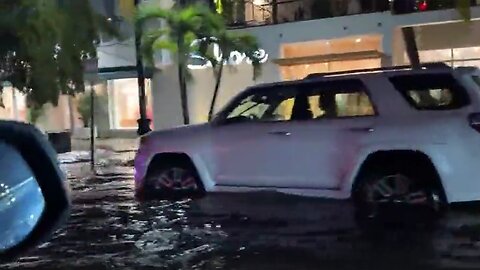 Extreme footage shows St. Armands flooded streets after heavy rain