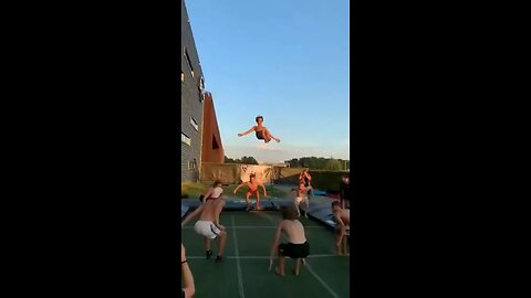 Guy fly in sky 😂