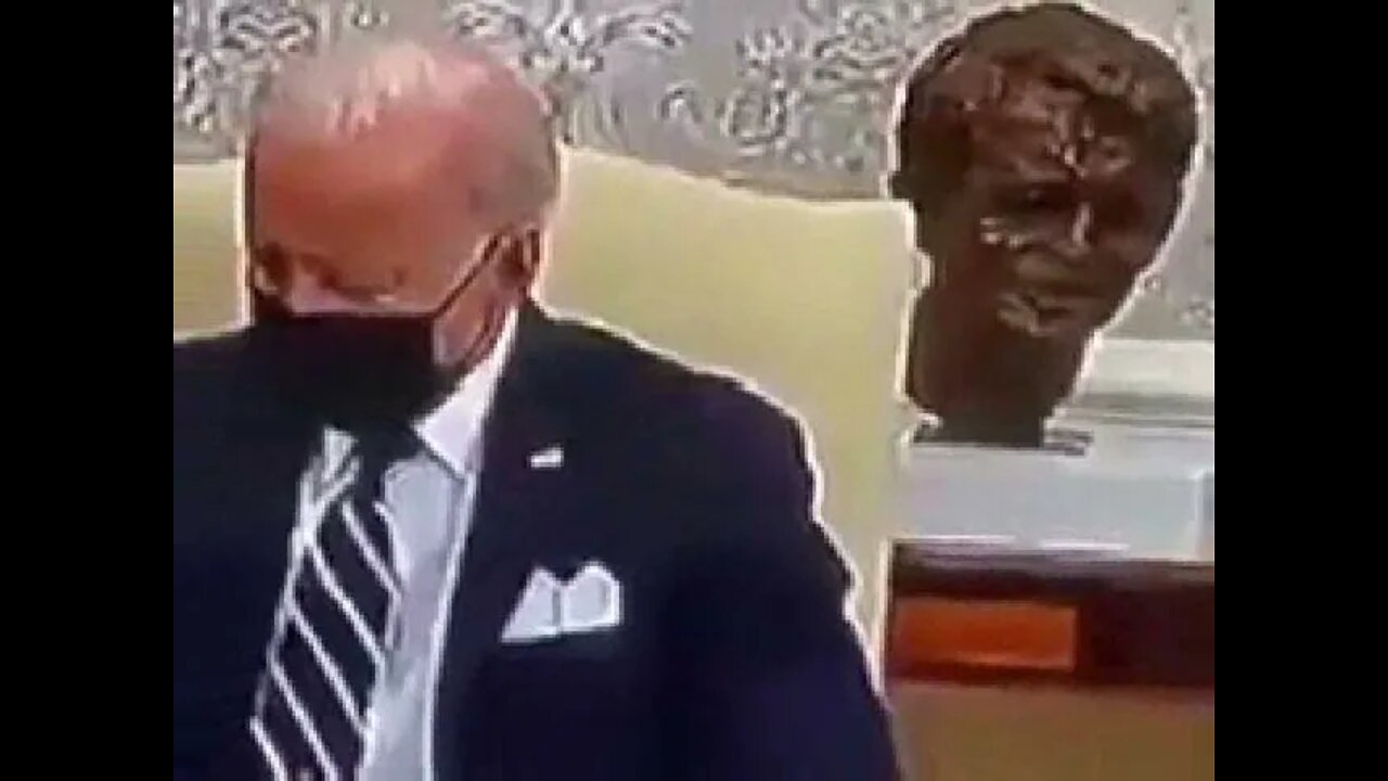 BIDEN FALLS ASLEEP during a one-on-one meeting in the Oval Office. Frail, Feeble, UNFIT! 25A now!