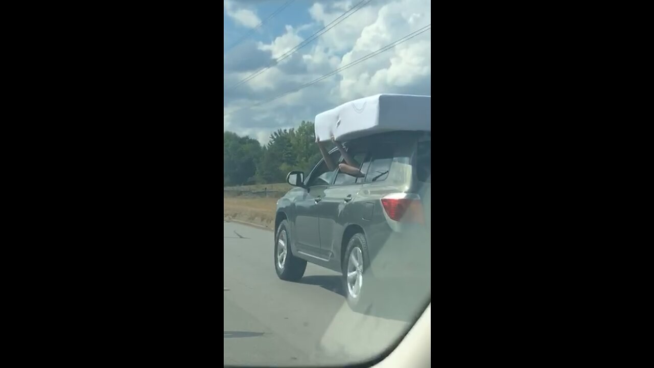 When you run out of straps for the moveš¤£