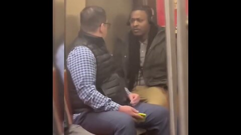 Man On NYC Train Gets Attacked For No Reason…Victim Wrestles Thug To The Ground…Riders Save The Thug