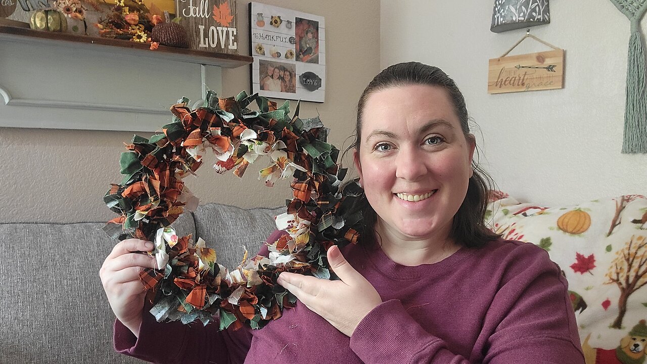 FABRIC RAG WREATH | EASY HOMEMADE SEASONAL DECOR