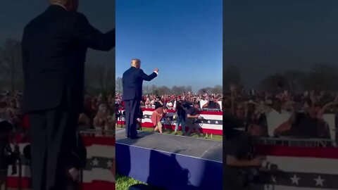 Trump Throws Out MAGA hats to LARGE crowd at Ohio Rally