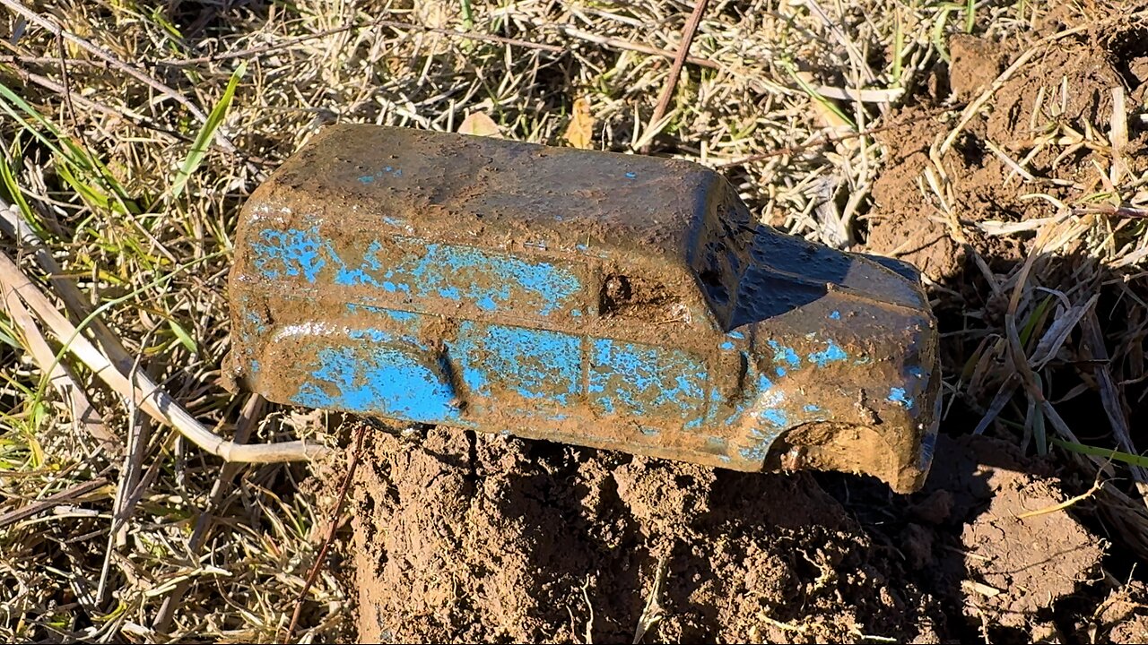 Amazing Toy Relics Of The Past Metal Detecting