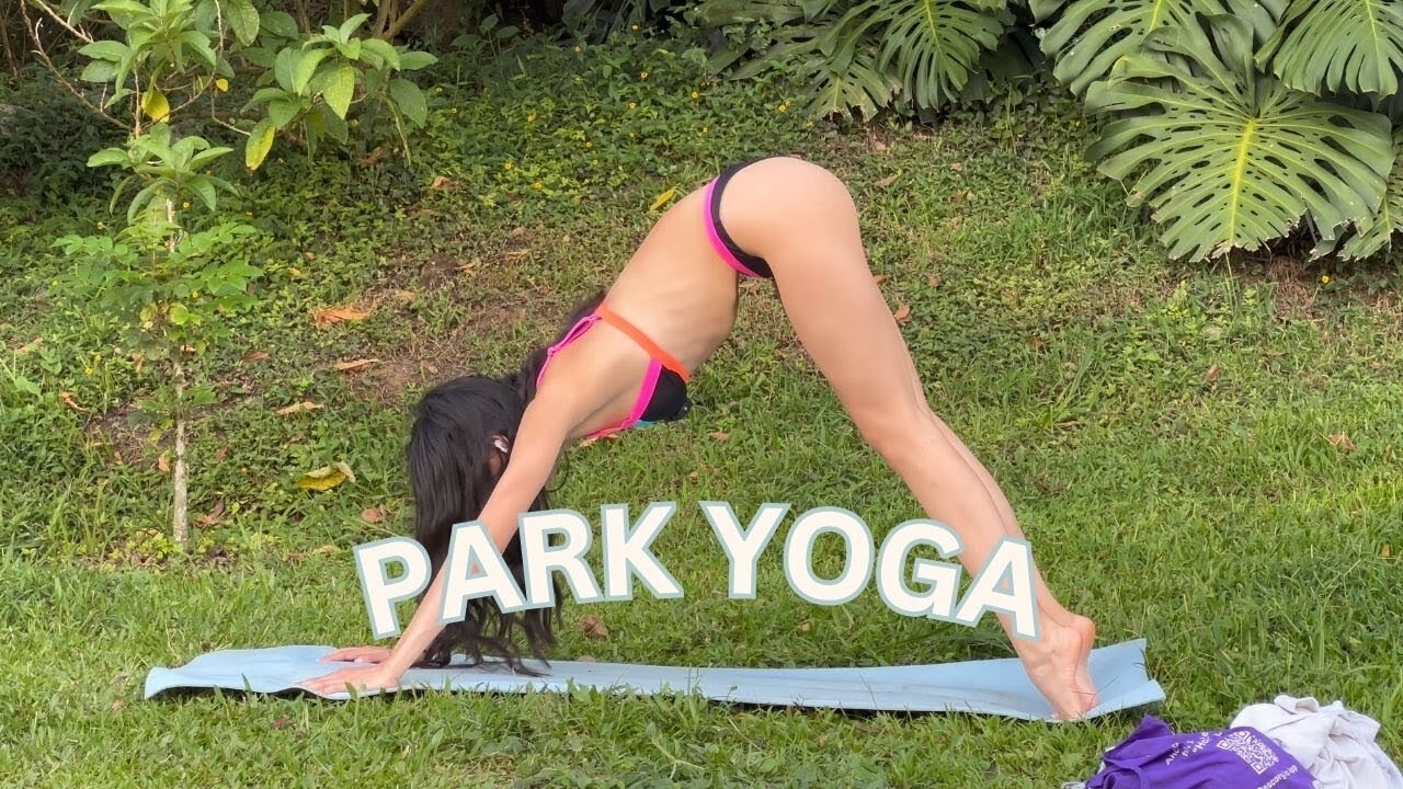 5-minute yoga at the park 🌳 | Zarias