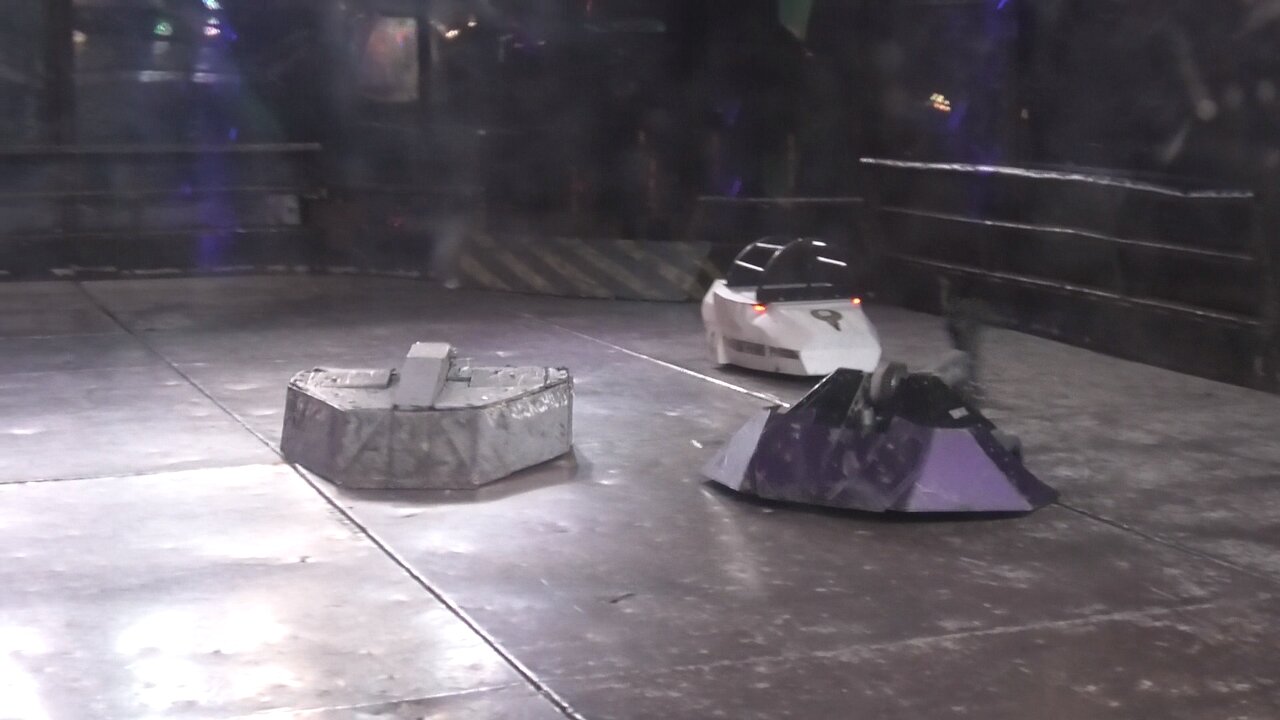 Extreme Robots Cheltenham 2023: Hunterbird 1 Vs Thunderbolt Vs leviathan Vs ThunderChild