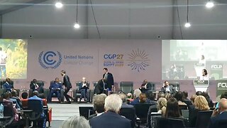 UK PM Rishi Sunak runs off stage and is rushed out of the room by aides at the COP27 summit in Egypt