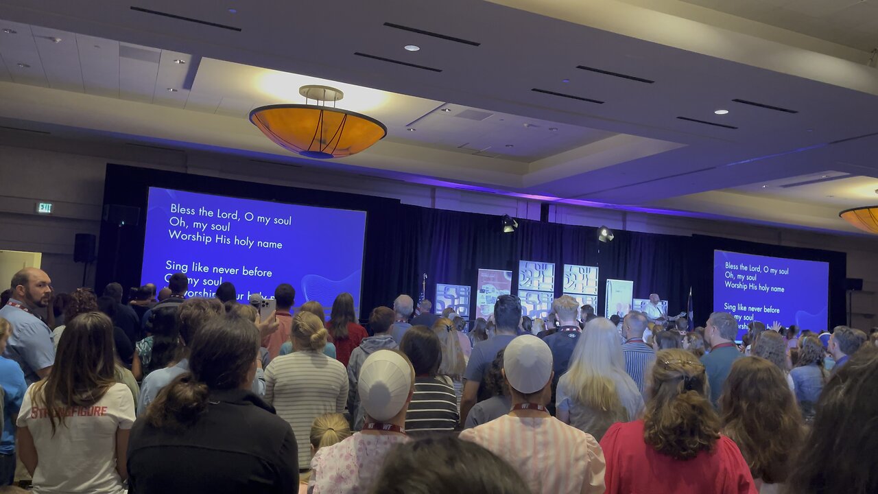 Hermosa adoración en la convención de Homeschool