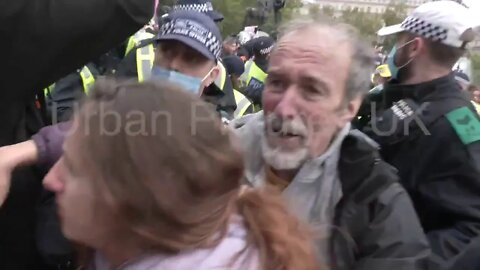 London Police Attack Lockdown Protesters