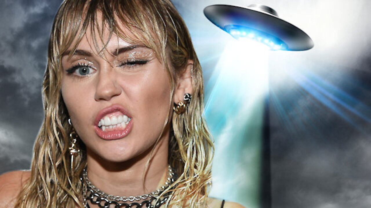 Miley Cyrus was chased down by a UFO!!!