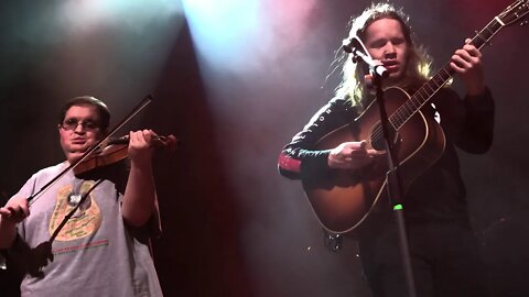 Billy Strings w/Michael Cleveland - Must Be Seven (Headliners Music Hall)