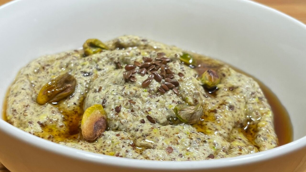 Hot Flaxmeal & Nut Porridge