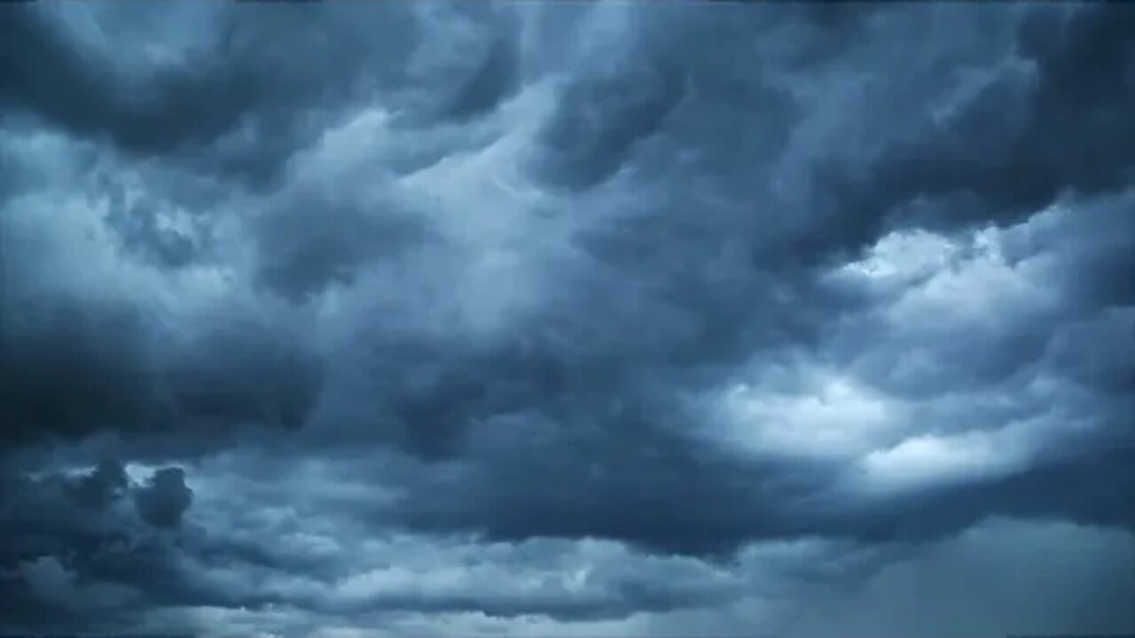 Texas Storm Clouds Moving In - Close Lightening & Thunder Scare Horses