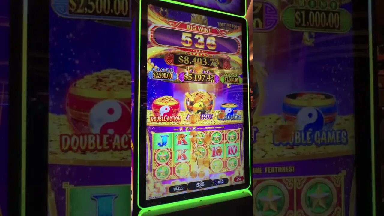 I Don't Know What's Happening!!! #casino #slots #gambling