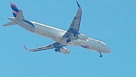 Airbus A321 PT-MXJ vindo de Salvador para Fortaleza