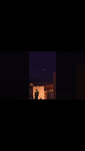 UFO hovering The north side Of TUCSON AZ 10/15/2024 @ 835pm video by Jose lucero