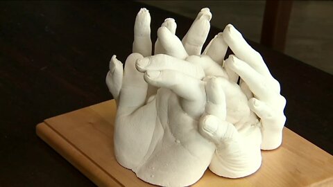 Anthony's Hands: Aurora nurse offers families a keepsake in their loved one's final hours