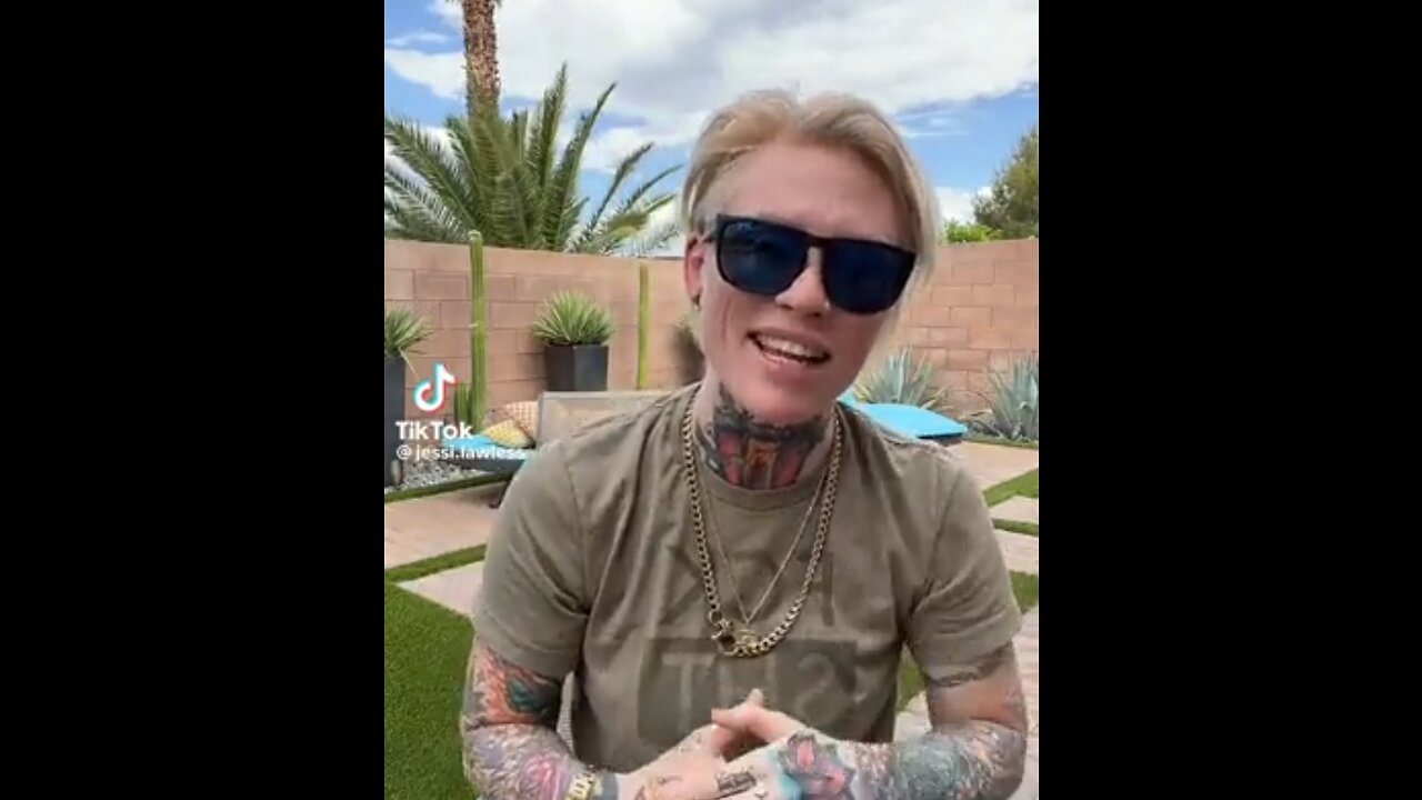 Lesbian Influencer: My Pride Is Red White And Blue, Not Rainbow