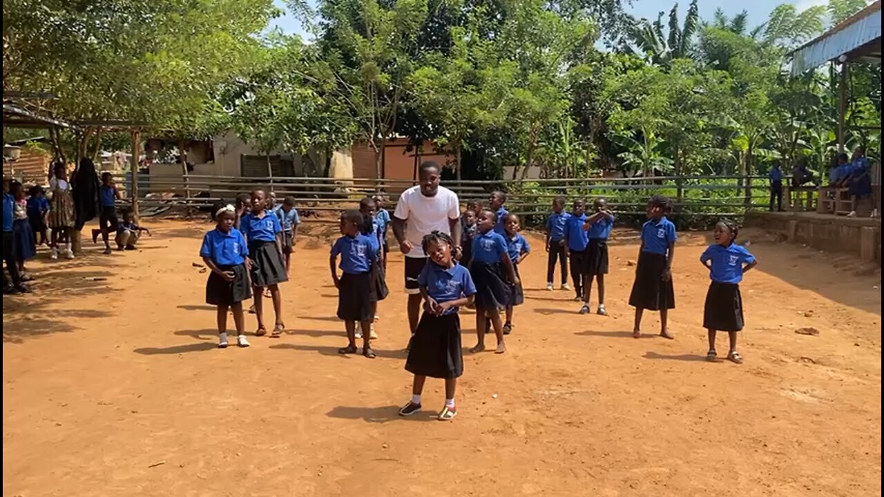 Ghanaian school kids dancing