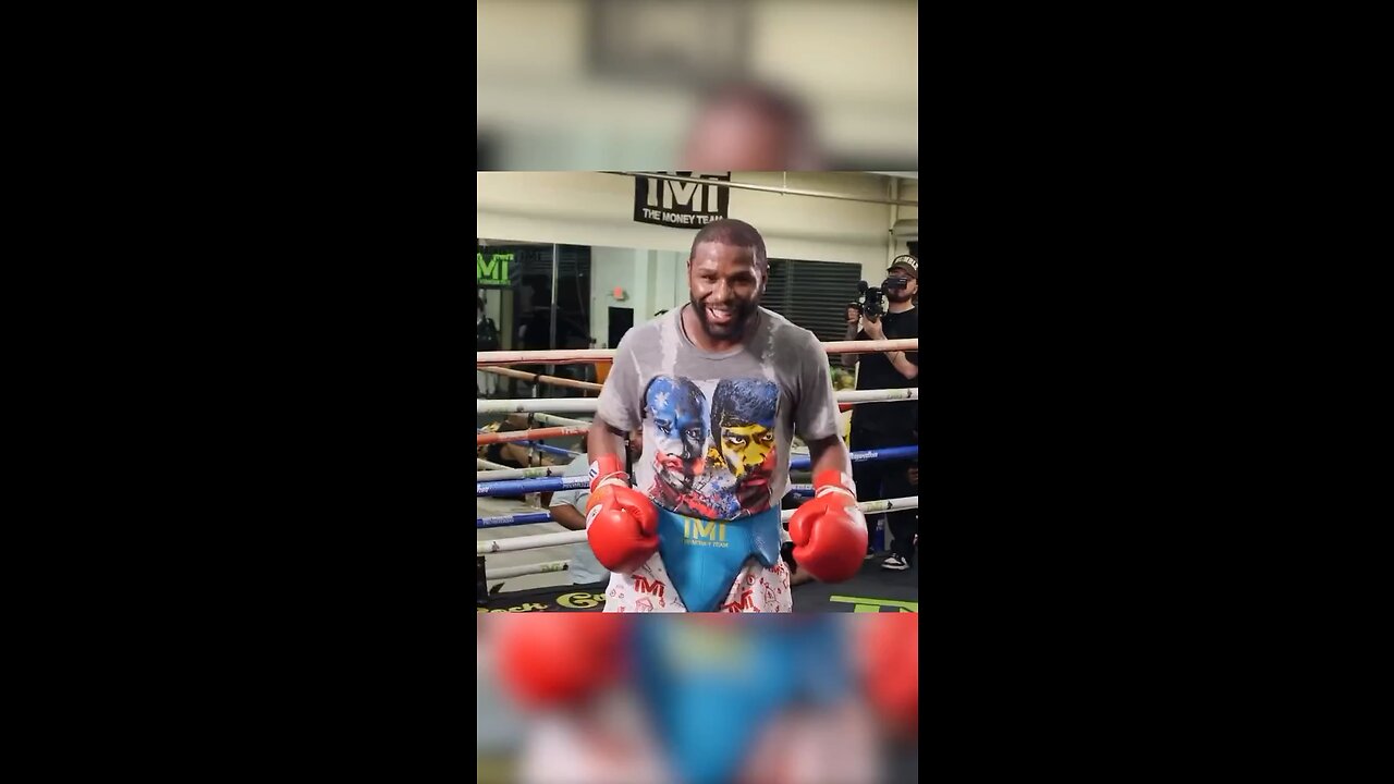 @floydmayweather on the pads‼️😤 Is he the most active retired boxer of all time⁉️