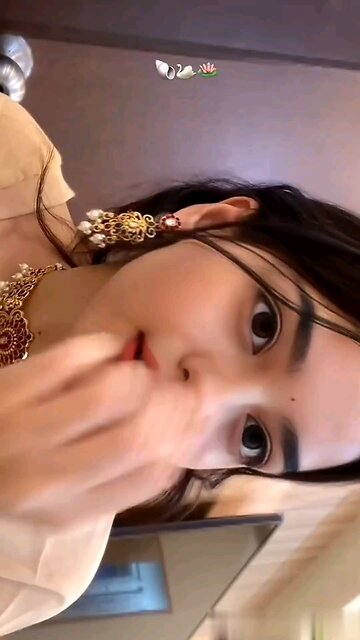 beautiful girl look like a angel